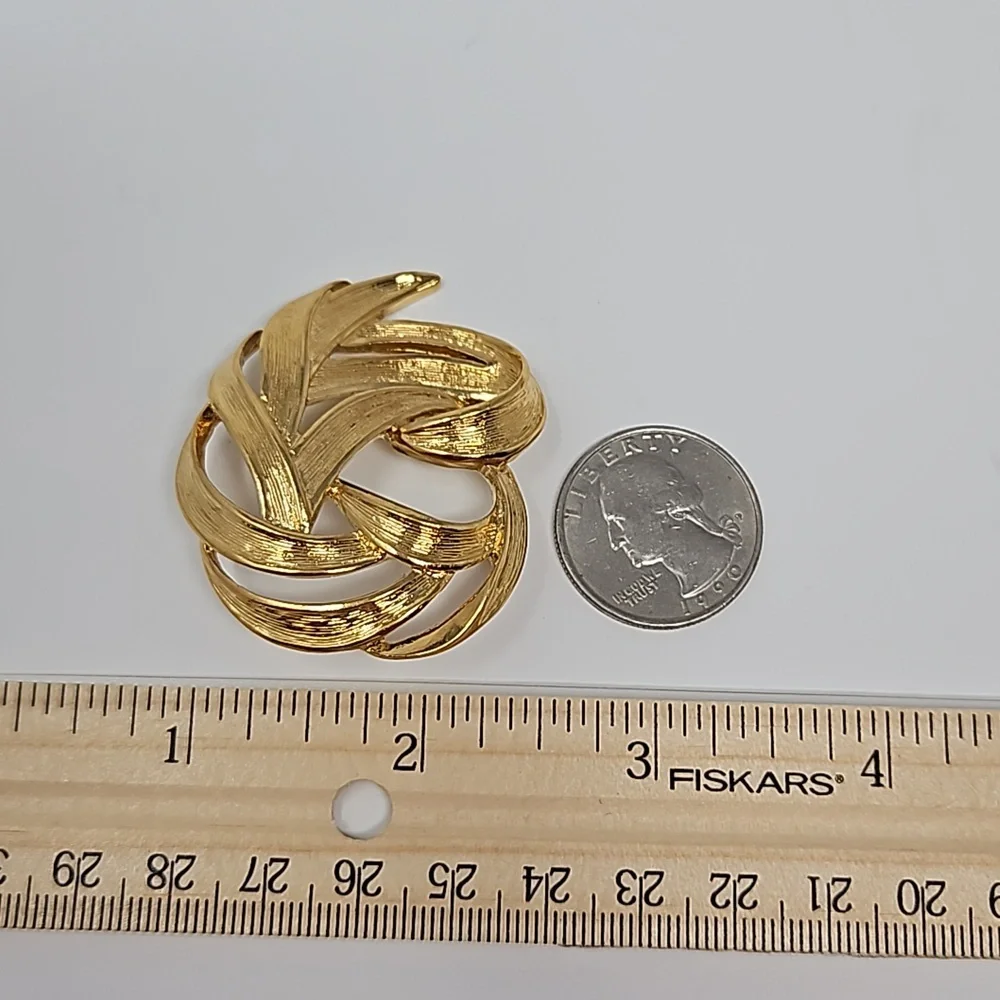 Vintage Monet Gold Tone Brooch Textured Swirl Leaf Classic Signed